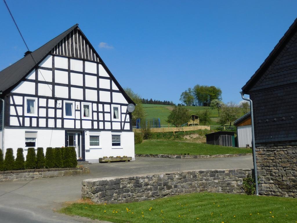 Ferienwohnung Ferienbauernhof Familie Stratmann Eslohe Exterior foto