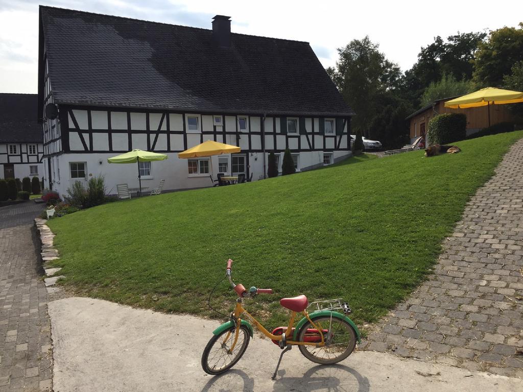 Ferienwohnung Ferienbauernhof Familie Stratmann Eslohe Exterior foto