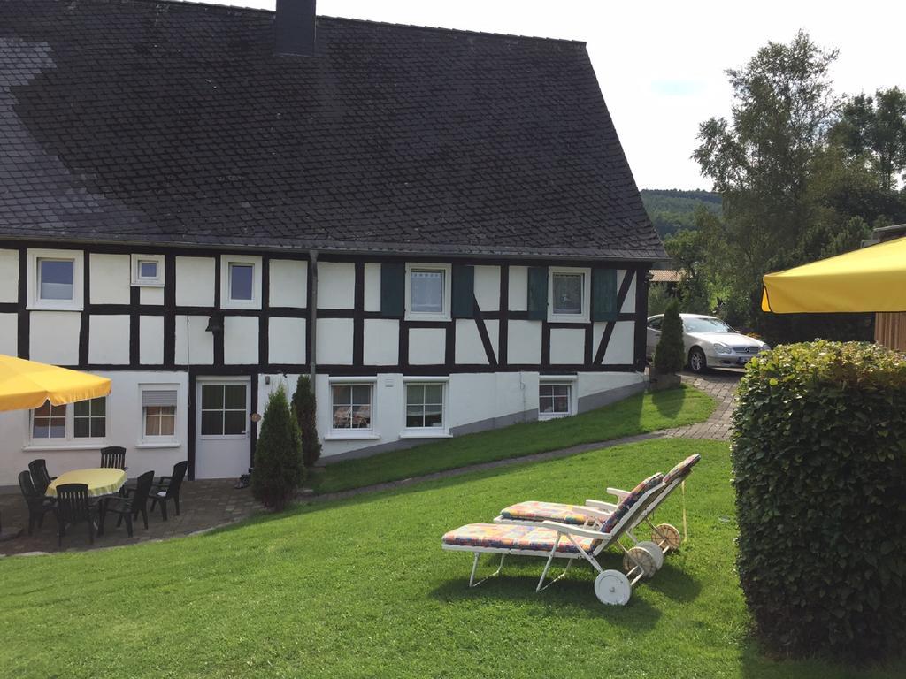 Ferienwohnung Ferienbauernhof Familie Stratmann Eslohe Exterior foto